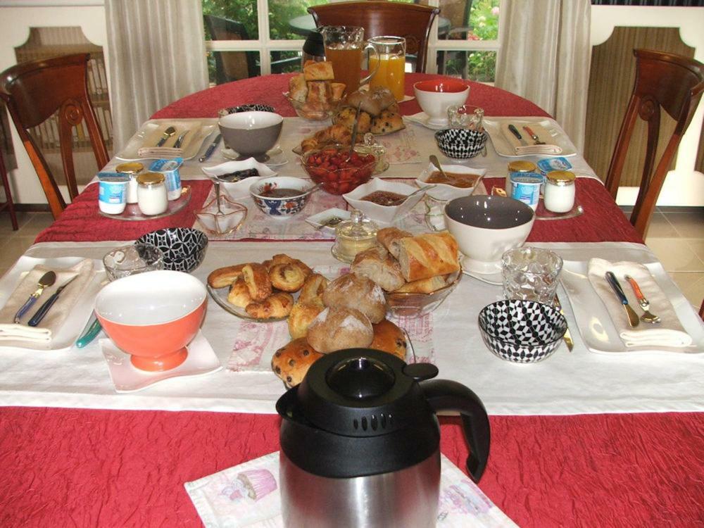 Bed and Breakfast Au Jardin De Lisa Cherreau Екстер'єр фото